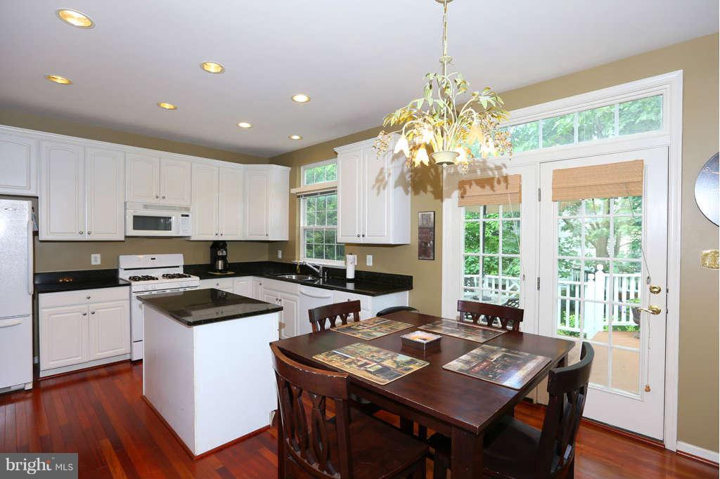 449 Highland Ridge Avenue Gaithersburg, MD 20878 - Photo 5 of 30 Kitchen