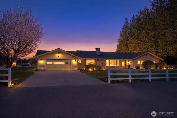 $1,025,000 | 39811 272nd Avenue Southeast, Enumclaw, WA 98022