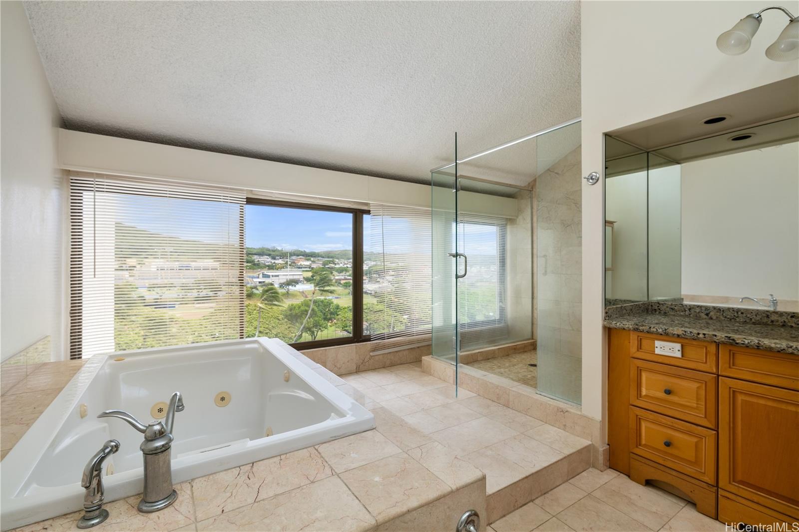 500 Lunalilo Home Road, Unit 28J Honolulu, HI 96825 - Photo 5 of 25 Primary Bathroom