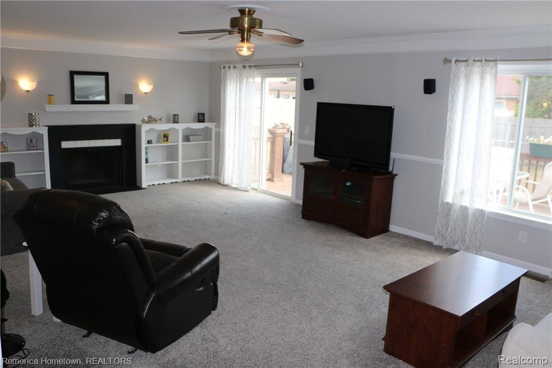 44299 Arlington Road Canton, MI 48187 - Photo 3 of 22 IMG_4581.JPG