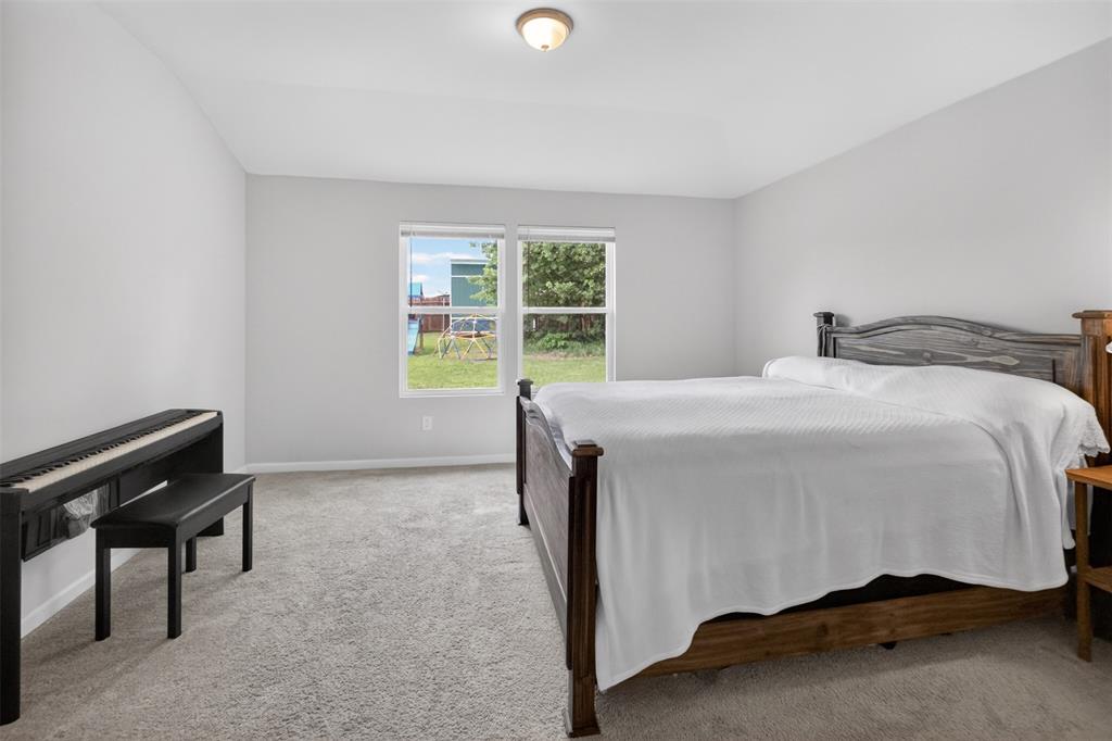 901 East 3rd Street Springtown, TX 76082 - Photo 22 of 38