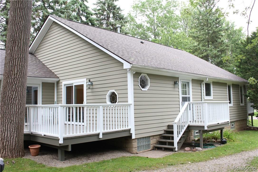 2724 Hickory Lawn Road Rochester, MI 48307 - Photo 2 of 30 2.JPG