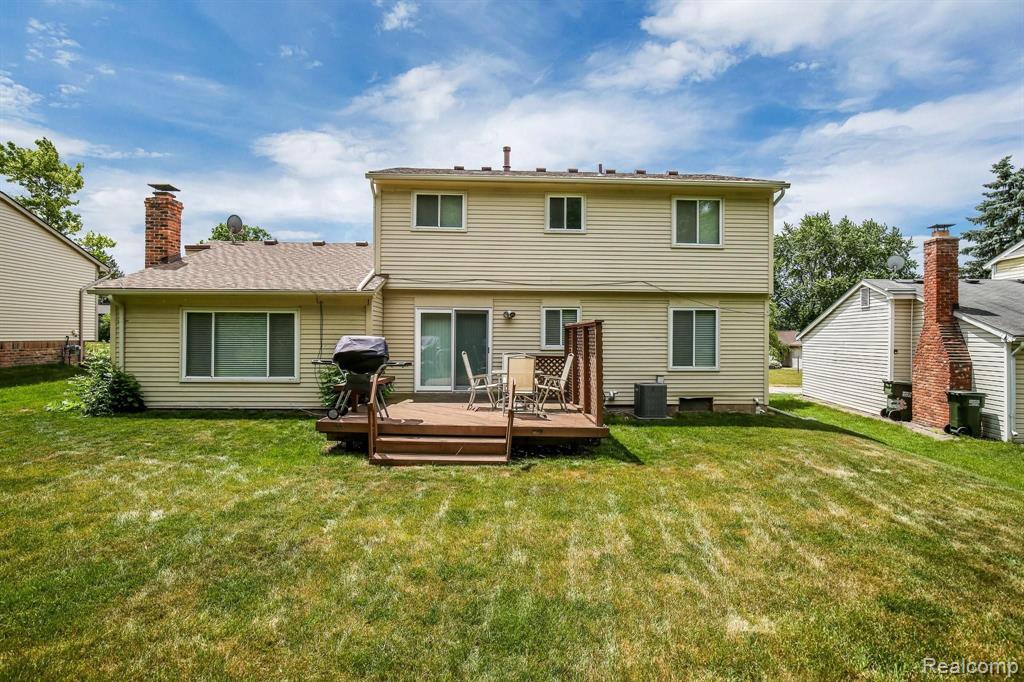 1641 Dennett Lane Rochester Hills, MI 48307 - Photo 40 of 45