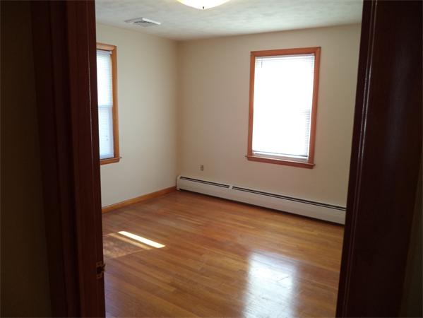 7 Alexander Avenue Clinton, MA 01510 - Photo 8 of 13 Gallery Image 8