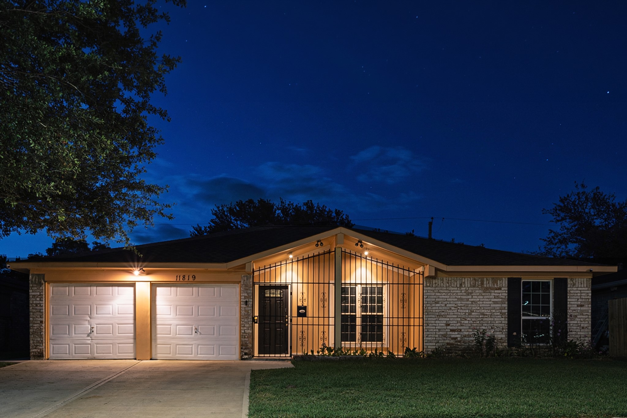 11819 South Ridgewood Circle Houston, TX 77071 - Photo 3 of 31