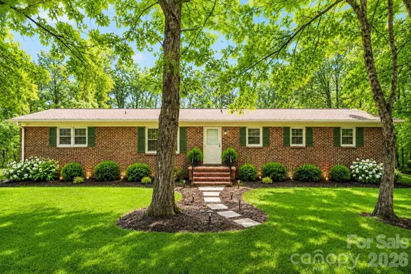 $299,999 | 211 Lakeview Road, Cherryville, NC 28021