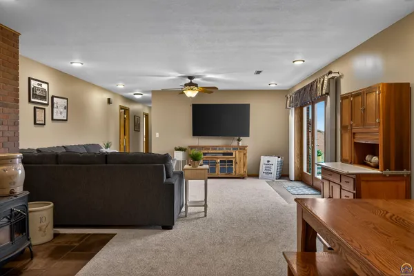 $994,900 | 21830 P Road, Holton, KS 66436