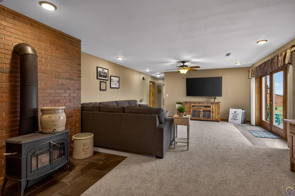 $994,900 | 21830 P Road, Holton, KS 66436