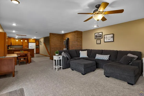 $994,900 | 21830 P Road, Holton, KS 66436