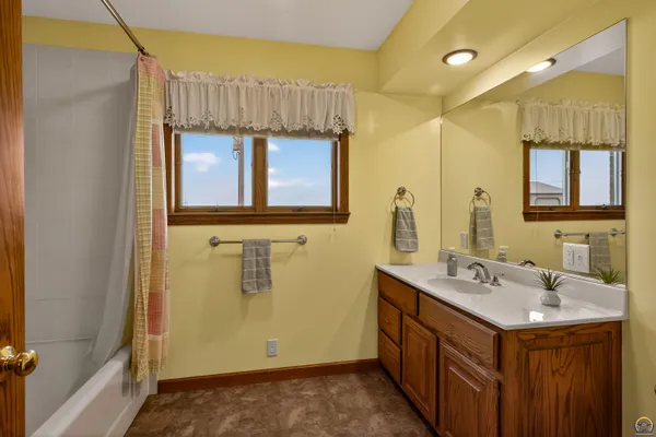 $994,900 | 21830 P Road, Holton, KS 66436