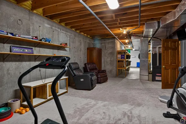 $994,900 | 21830 P Road, Holton, KS 66436