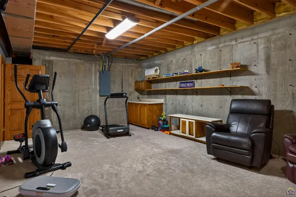 $994,900 | 21830 P Road, Holton, KS 66436