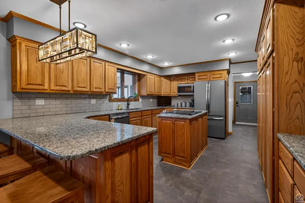 $994,900 | 21830 P Road, Holton, KS 66436