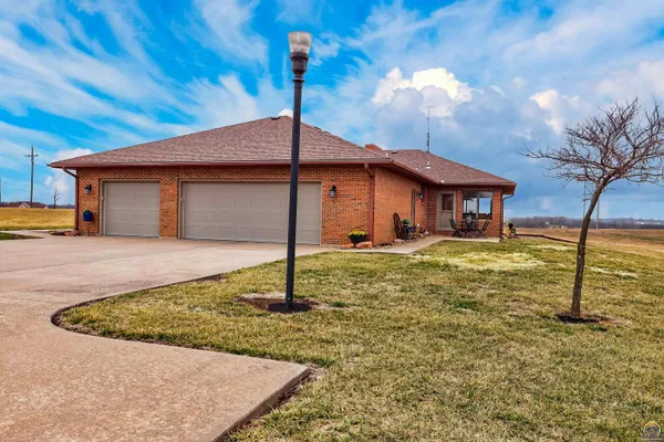 $994,900 | 21830 P Road, Holton, KS 66436