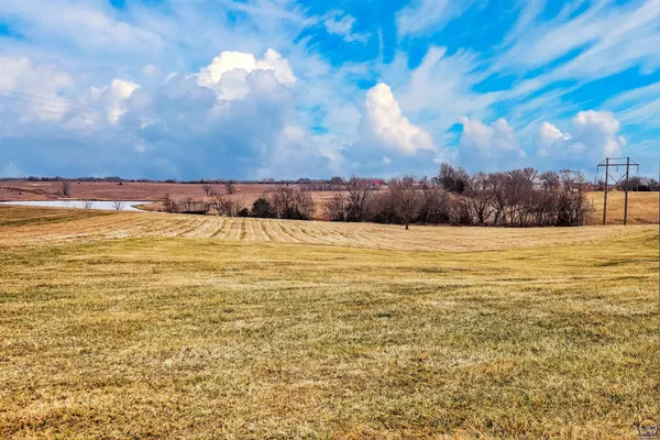 $994,900 | 21830 P Road, Holton, KS 66436