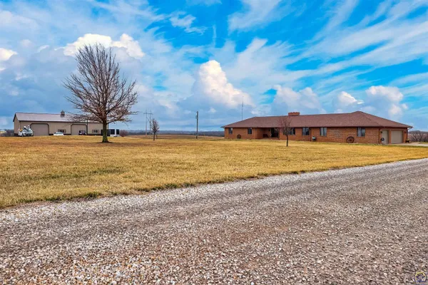 $994,900 | 21830 P Road, Holton, KS 66436