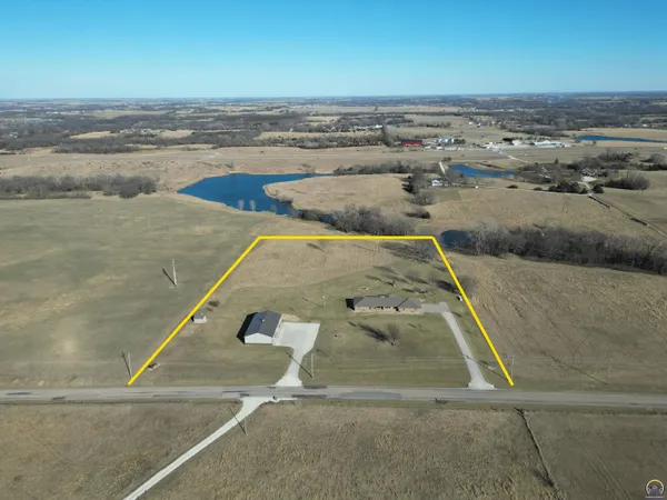 $994,900 | 21830 P Road, Holton, KS 66436