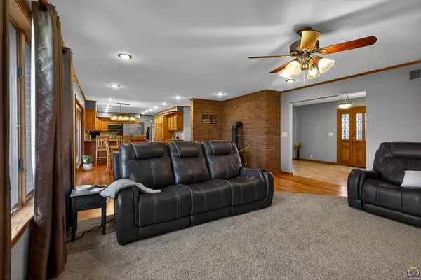 $994,900 | 21830 P Road, Holton, KS 66436