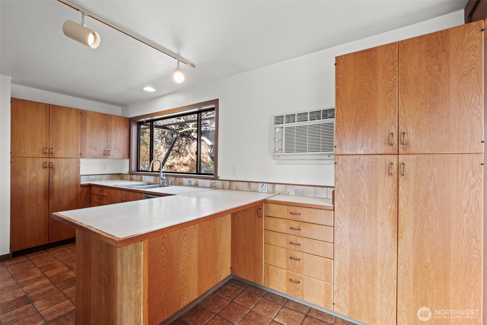 219 K Street Southwest Quincy, WA 98848 - Photo 12 of 37