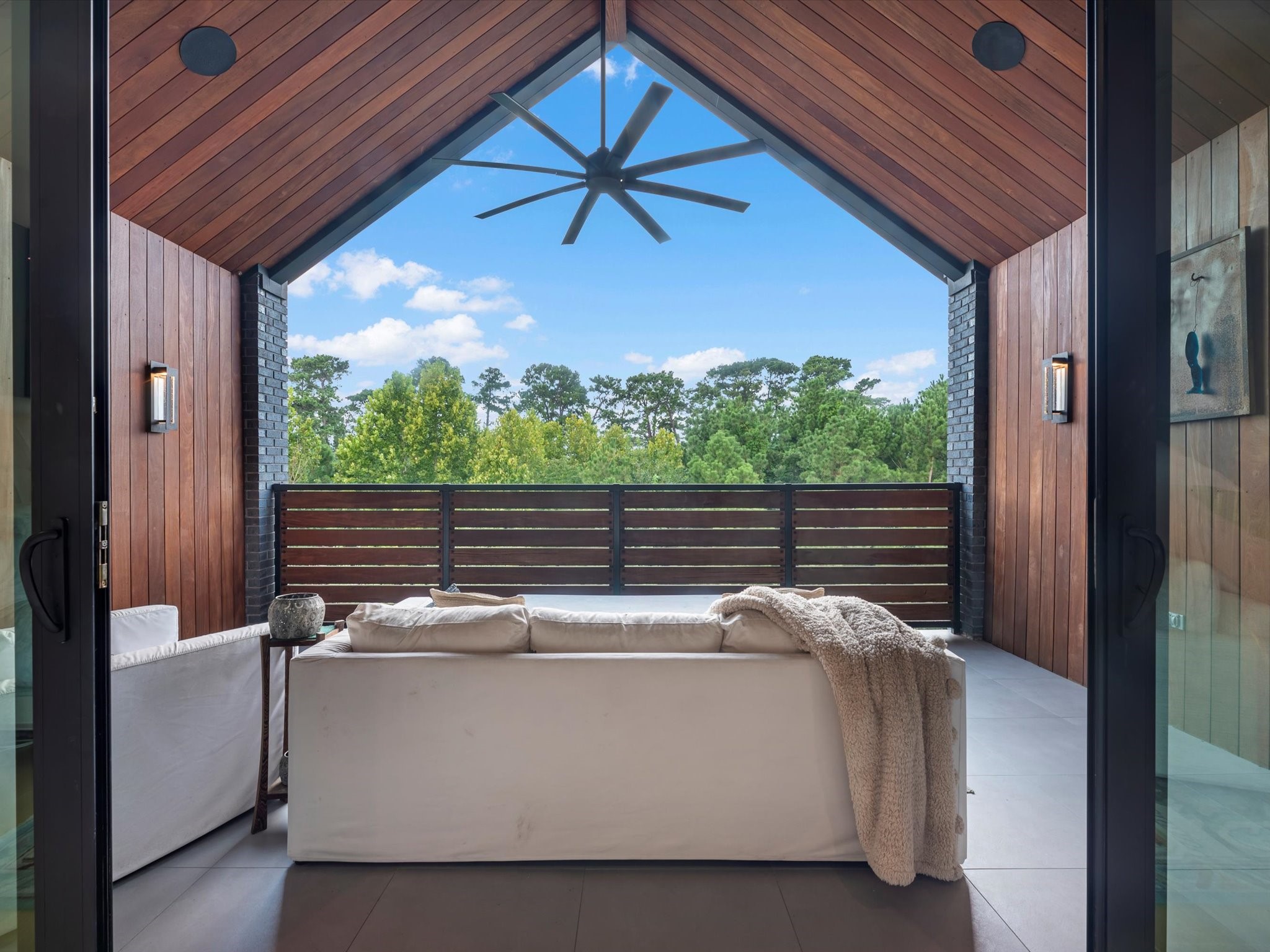 6404 Haskell Street Houston, TX 77007 - Photo 5 of 35 Living spaces oriented toward views of Memorial Park