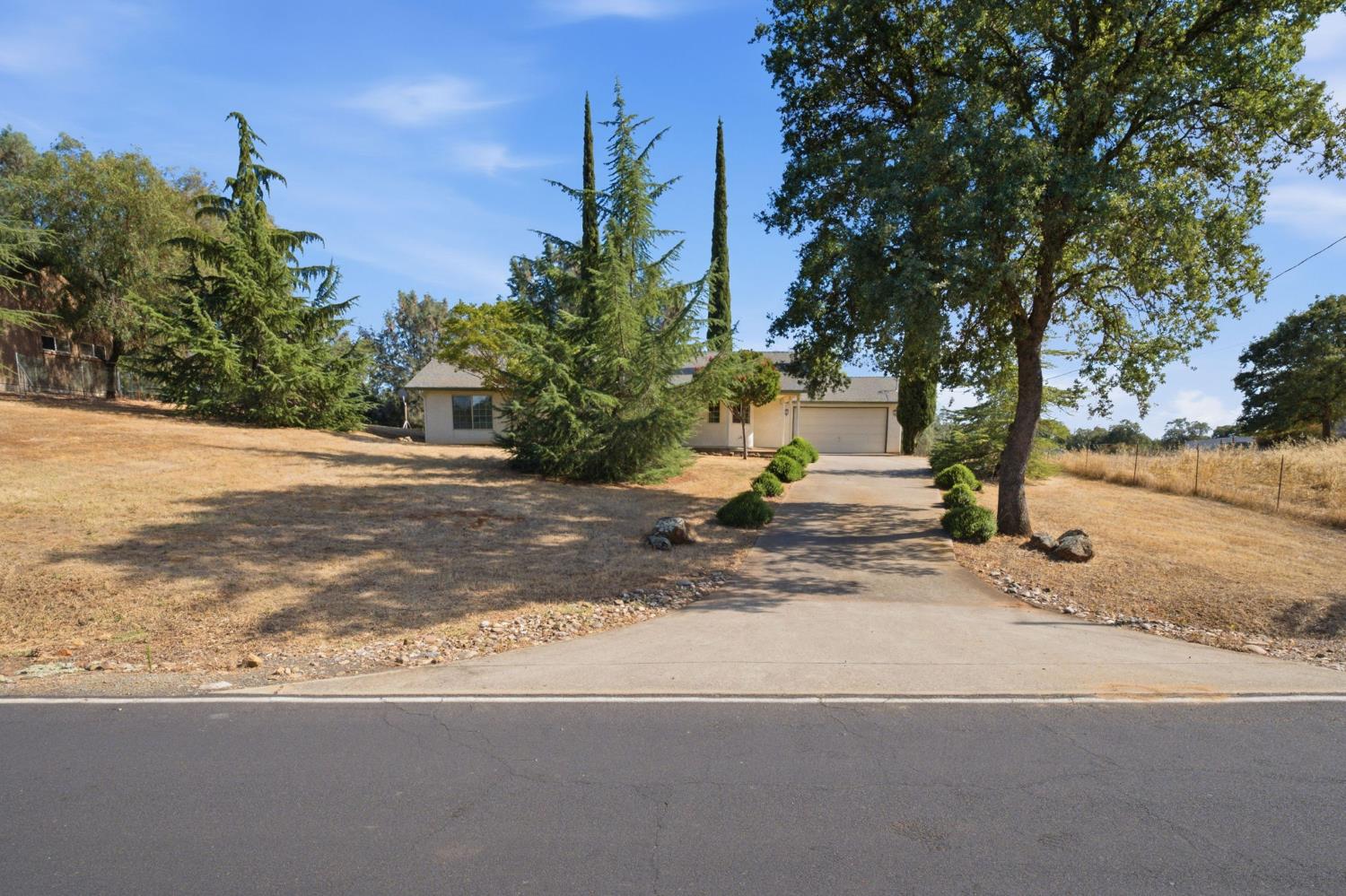 8422 Hedgepeth Road Valley Springs, CA 95252 - Photo 4 of 35