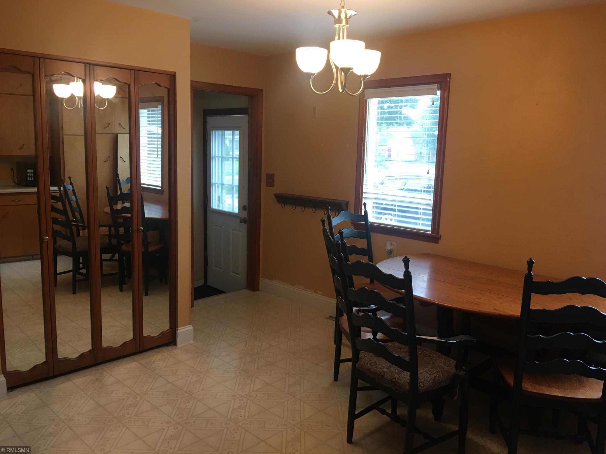911 16th Avenue Northeast Rochester, MN 55906 - Photo 6 of 16 Gallery Image 6