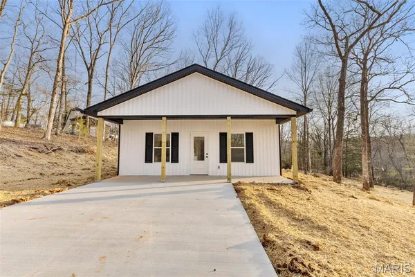 $179,999 | 9738 Flo Drive, Bonne Terre, MO 63628