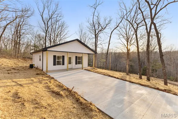 $179,999 | 9738 Flo Drive, Bonne Terre, MO 63628