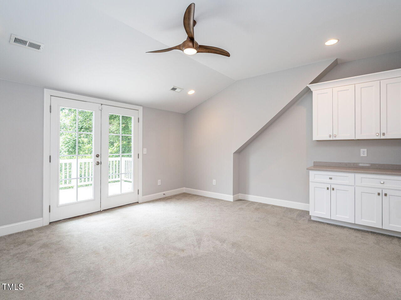 1506 East Jones Street Raleigh, NC 27610 - Photo 24 of 35 a view of an empty room with a window