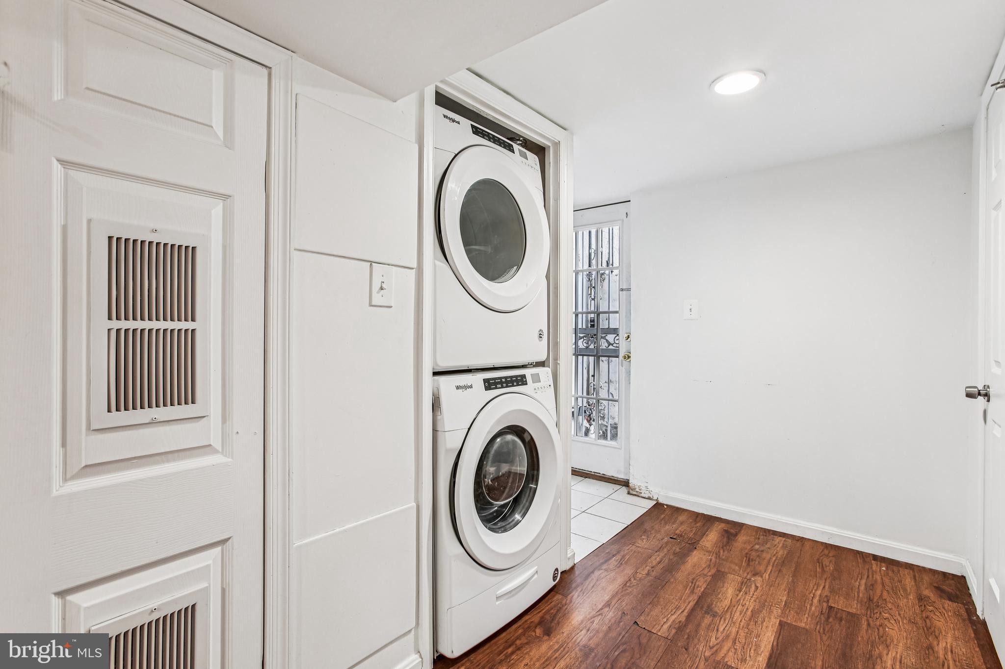836 Division Avenue Northeast Washington, DC 20019 - Photo 26 of 36 a utility room with dryer and washer