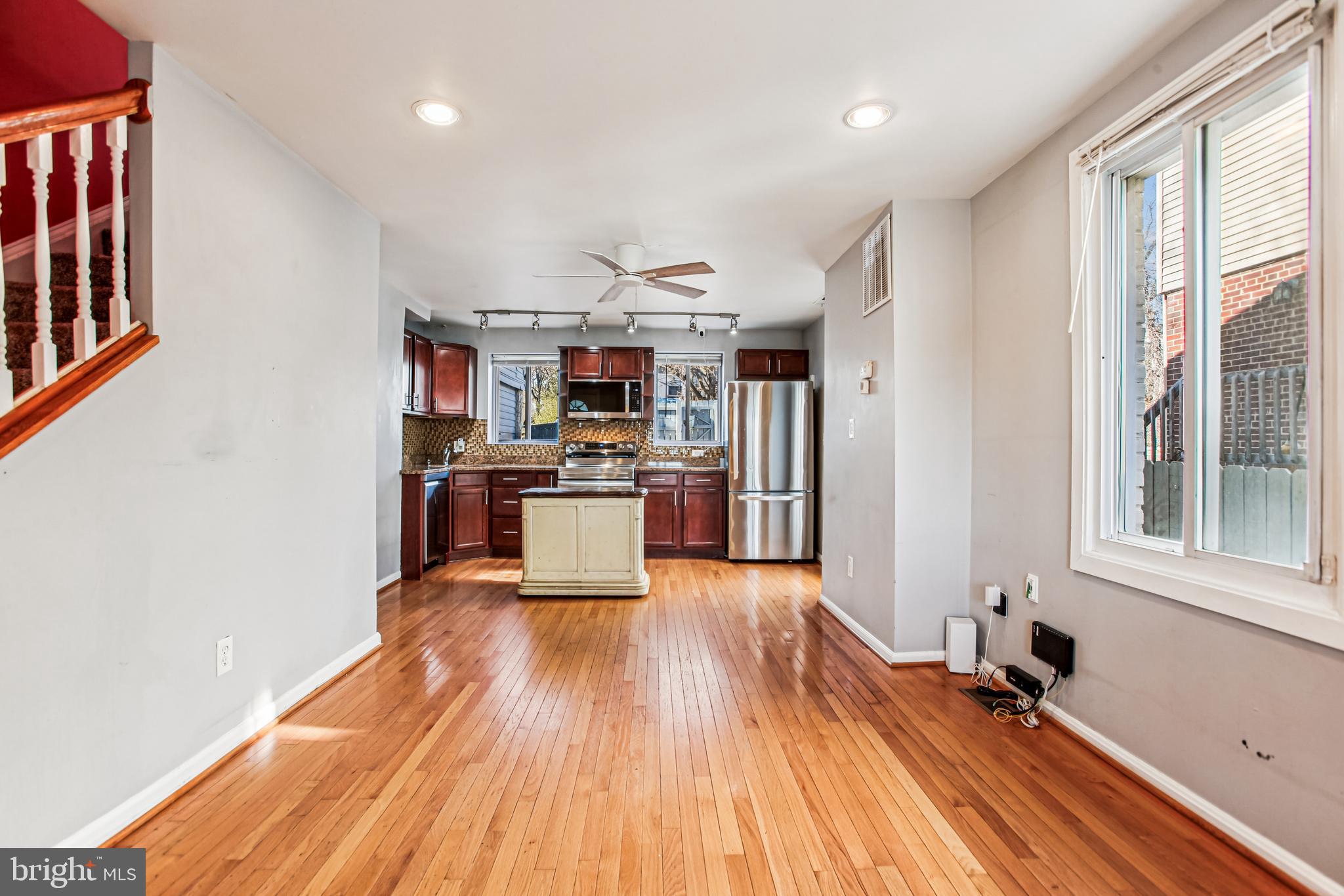 836 Division Avenue Northeast Washington, DC 20019 - Photo 9 of 35