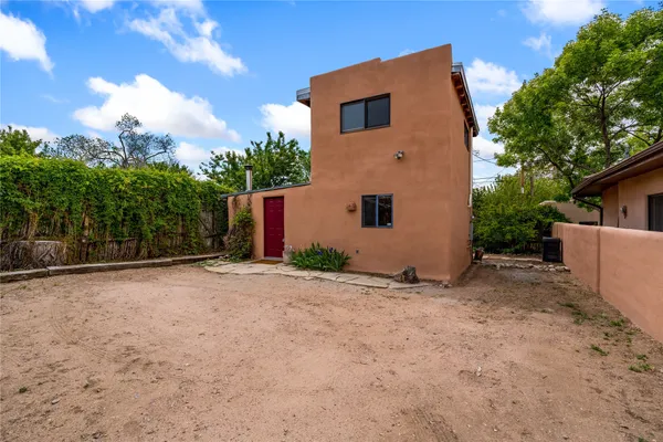 $499,999 | 321 1/2 West Houghton Street, Santa Fe, NM 87505