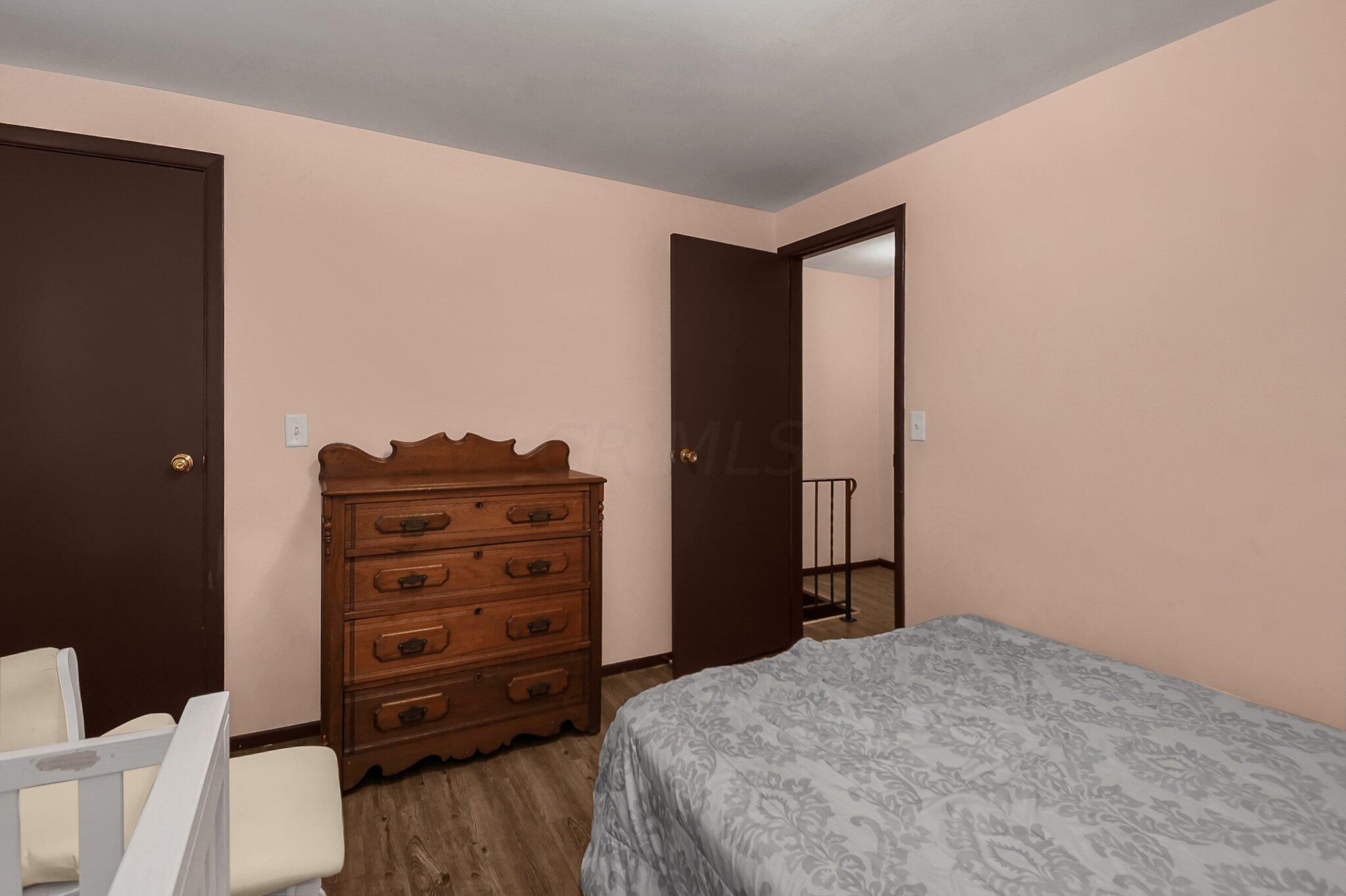 5690 Beechcroft Road, Unit 5690B Columbus, OH 43229 - Photo 11 of 29 16-web-or-mls-5690-beechcroft-rd-b