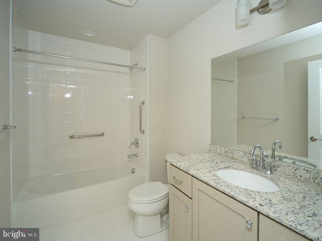 36 Vly Oak Road Glenmoore, PA 19343 - Photo 17 of 20 Hall bathroom