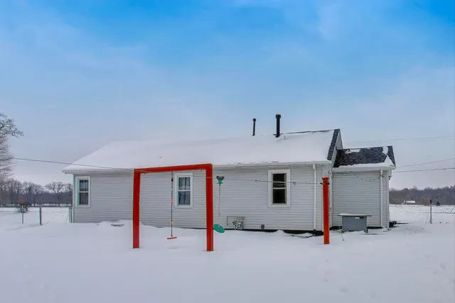 $220,000 | 1795 South 350 East, Knox, IN 46534