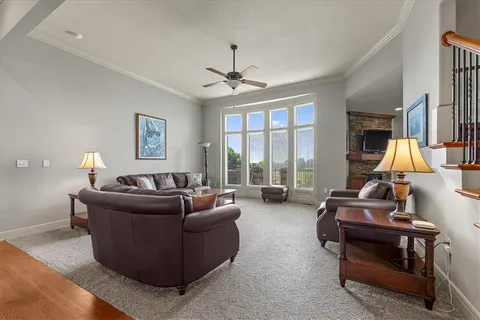 $950,000 | 11775 Northwest 81 Street, Parkville, MO 64152