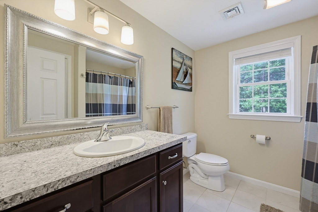 5 County Street Berkley, MA 02779 - Photo 23 of 40