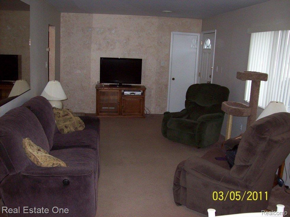 2875 East Long Lake Road Troy, MI 48085 - Photo 3 of 11 105_1793