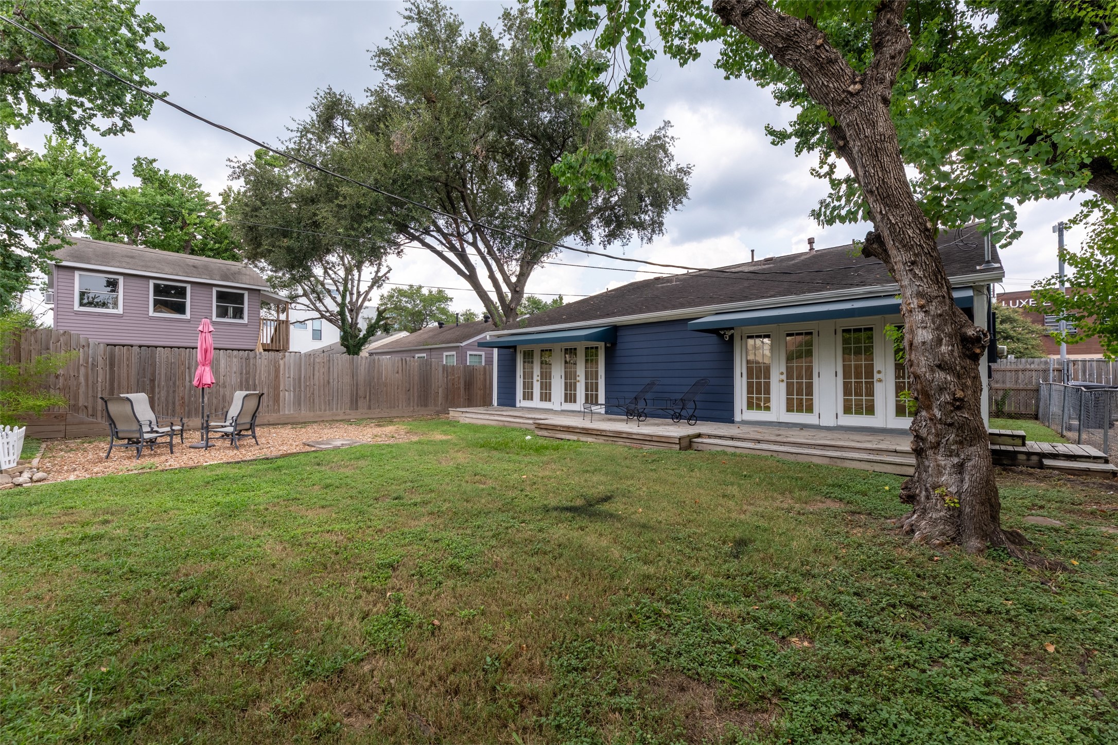 2209 Portsmouth Street Houston, TX 77098 - Photo 28 of 28 a view of a yard in front of house