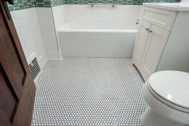 $249,900 | 2114 Cumberland Street, Rockford, IL 61103