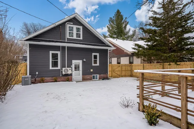 $249,900 | 2114 Cumberland Street, Rockford, IL 61103