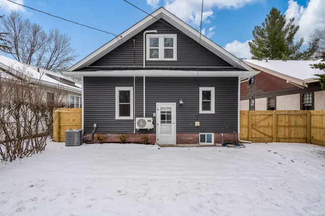 $249,900 | 2114 Cumberland Street, Rockford, IL 61103