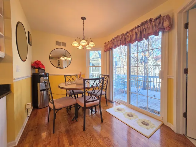 $1,700 | 1025 Rosewood Drive, Unit B, Carpentersville, IL 60110