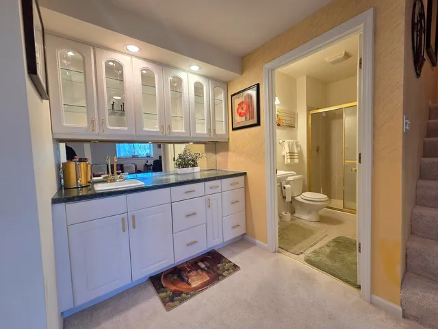 $1,700 | 1025 Rosewood Drive, Unit B, Carpentersville, IL 60110