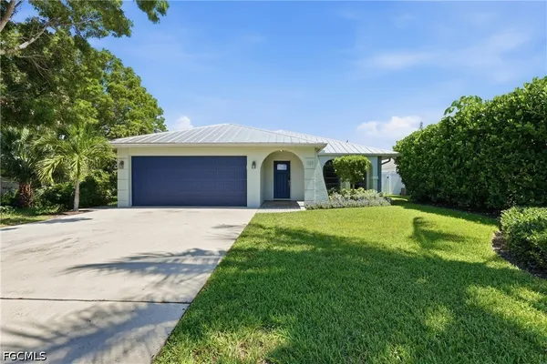 $10,000 | 521 102nd Avenue North, Naples, FL 34108