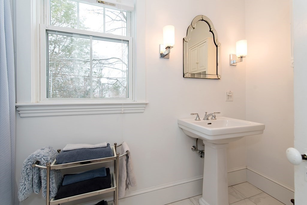 35 Riverside Place Walpole, MA 02081 - Photo 12 of 42 Gallery Image 12