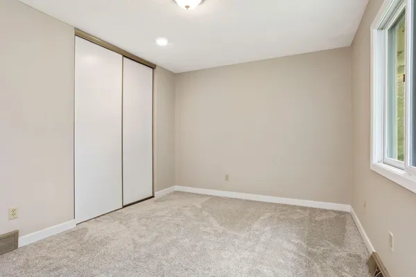 $2,495 | 8616 Windward Circle, Eden Prairie, MN 55344