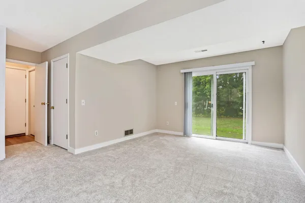 $2,495 | 8616 Windward Circle, Eden Prairie, MN 55344