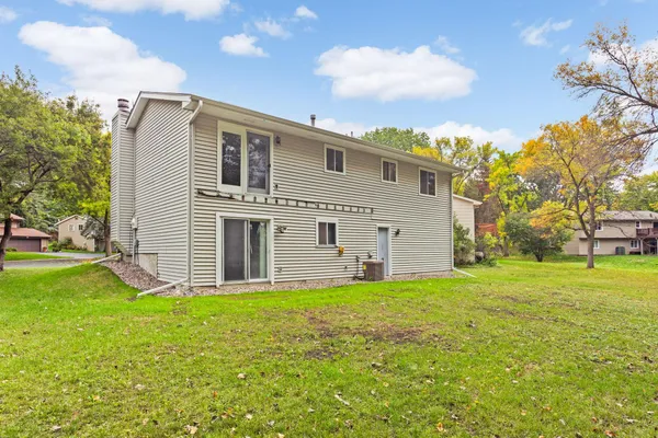 $2,495 | 8616 Windward Circle, Eden Prairie, MN 55344