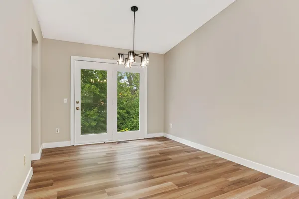 $2,495 | 8616 Windward Circle, Eden Prairie, MN 55344
